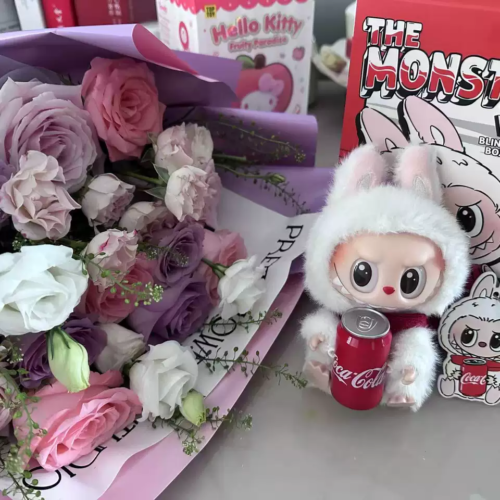 POP MART x Coca-Cola vinyl figures, 100% officially licensed, each blind box features a random design. photo review